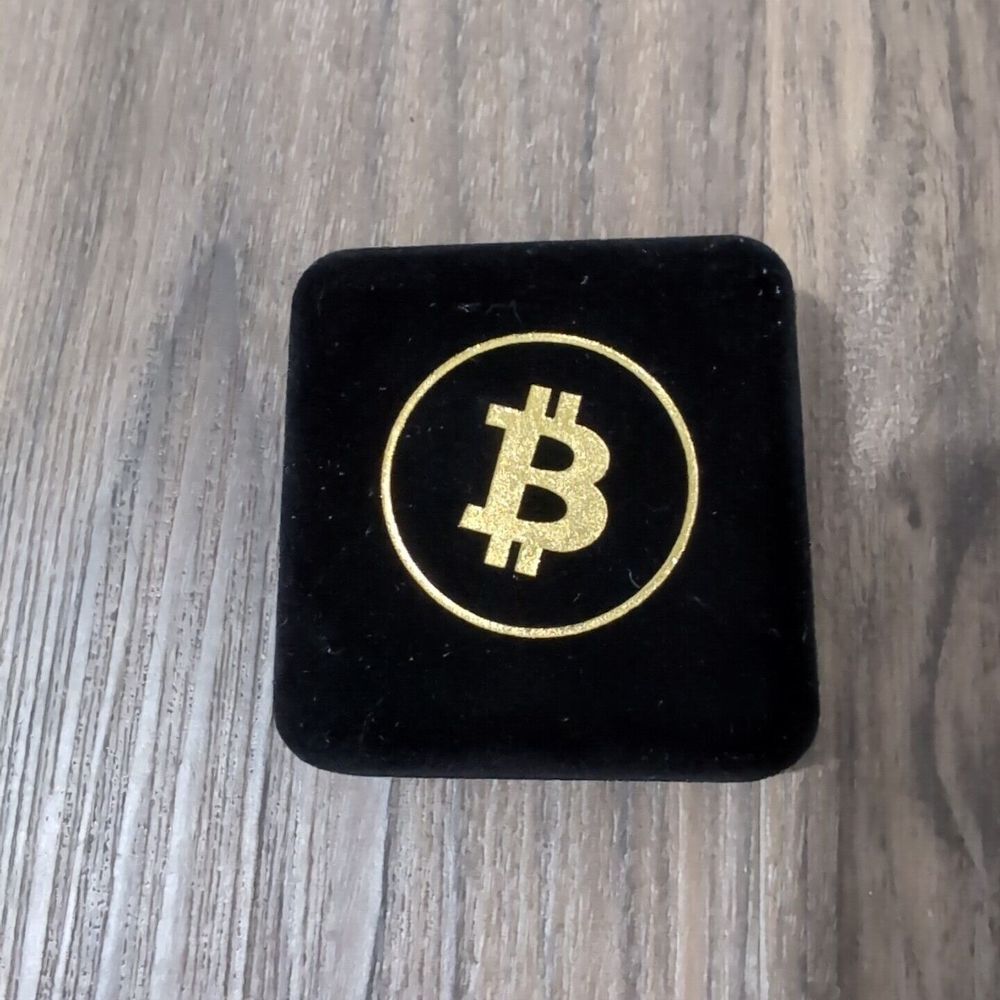 Gold Plated Bitcoin Cryptocurrency Novelty Coin Commemorative Display Box - Picture 3 of 3